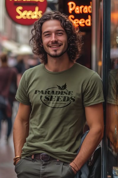 Camiseta con logo de Paradise Seeds